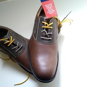 Chaps Fairhill Two-Toned Shoes with Orange and Grey Laces